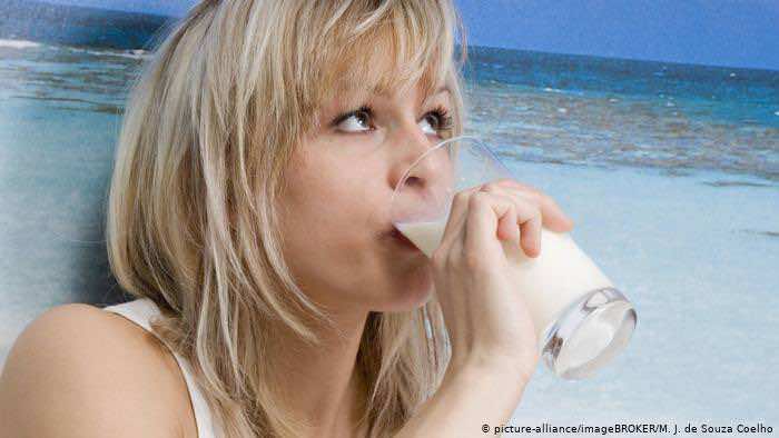 9 خرافات حول الحليب.. البشر هم الثدييات الوحيدة التي تشرب الحليب من حيوانات أخرى