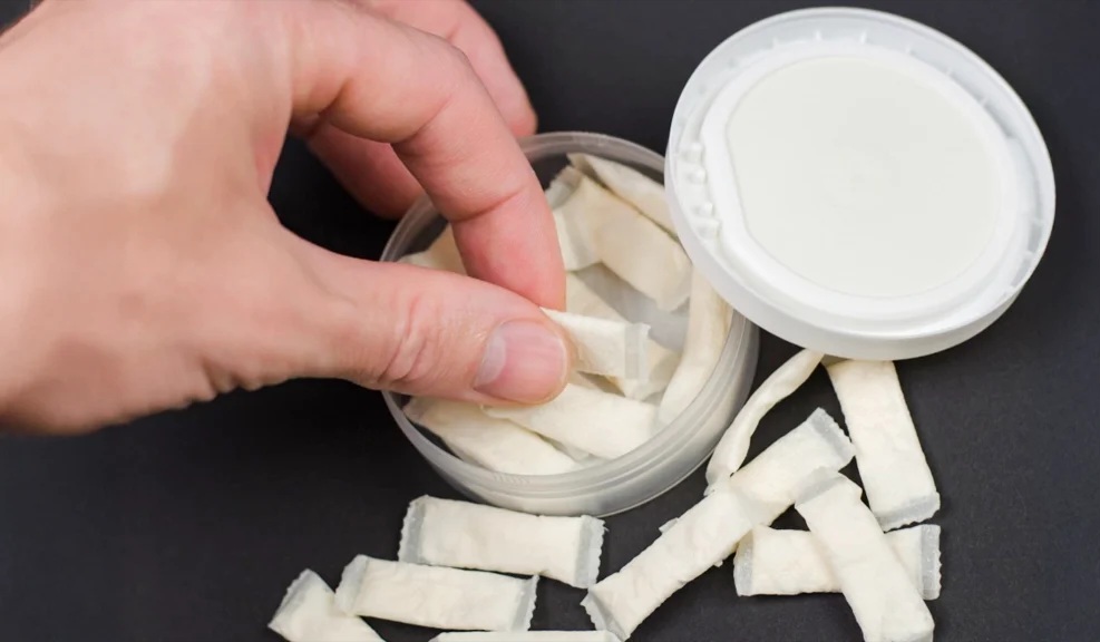 المغرب يسبق أوروبا في تنظيم “أكياس النيكوتين” بدل حظرها –