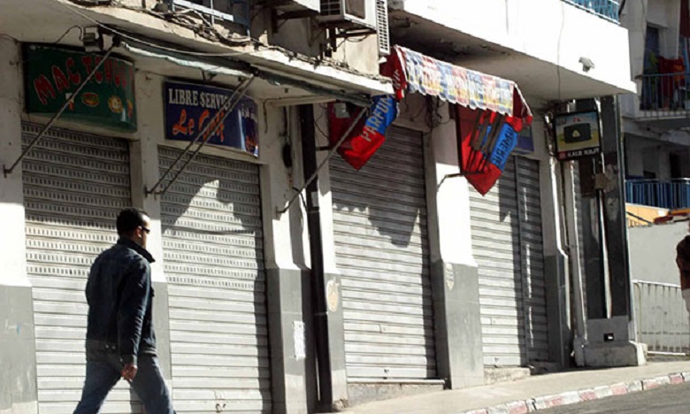 إغلاق محلات تجارية بسبب منصة “رخص” يفجر غضب المهنيين –